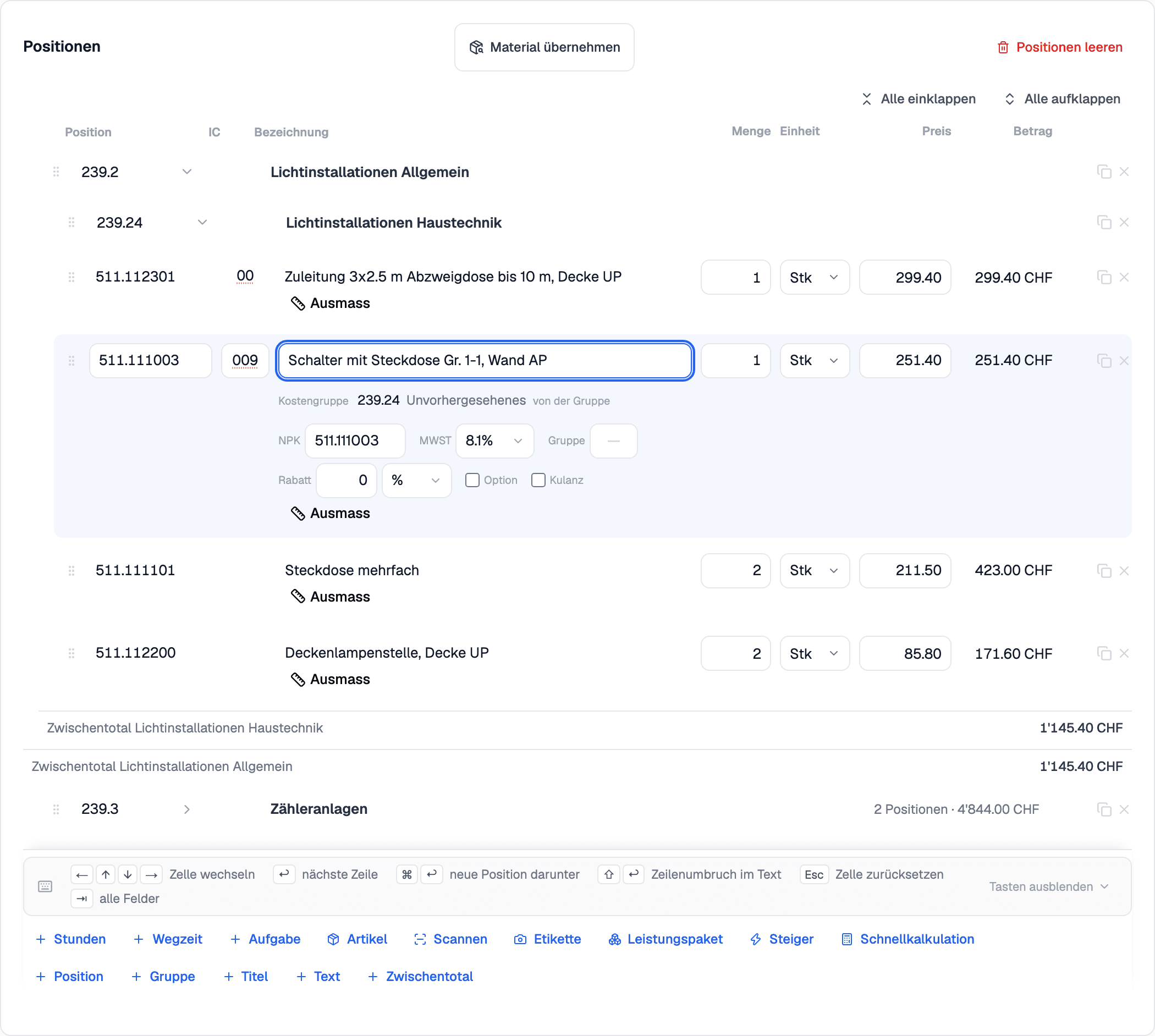 L'editor delle posizioni di un'offerta: numeri di posizione e codici d'installazione in colonne proprie, una riga in modifica con sotto la barra dei tasti, un gruppo compresso con il numero di posizioni e il totale, e in fondo i pulsanti per aggiungere.